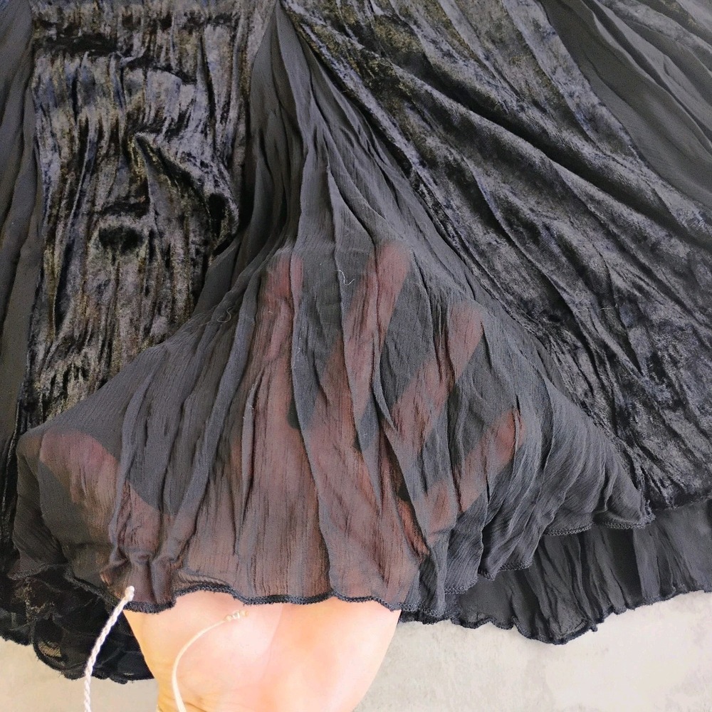 Y2K Crushed Velvet Burnout Midi Skirt Sz L Black Tulip Flared Godet Goth Witchy - Picture 6 of 9